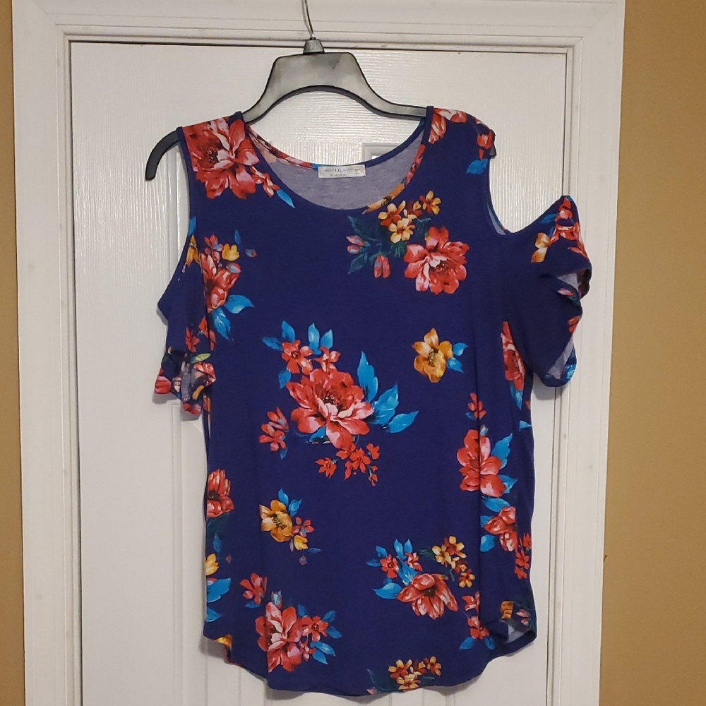 🌼Floral Cold Shoulder Top - Blue and Red
